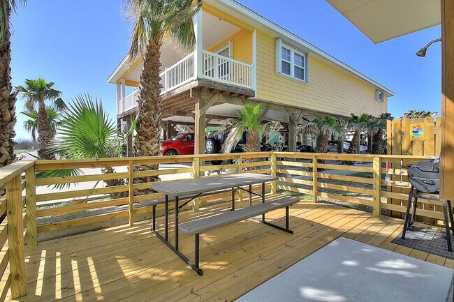 Building Photo - 1924 Eleventh Street-SI ID1023221P