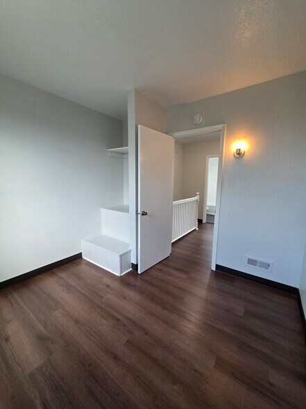 Building Photo - 529 NW 15th Dr