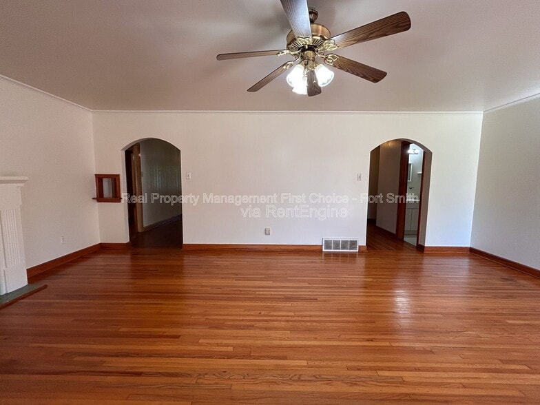 Building Photo - 1306 S 41st St