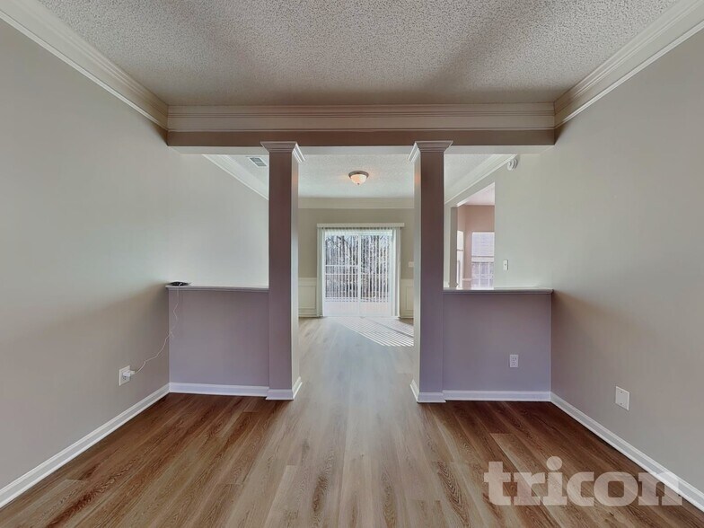 Building Photo - 14532 John Beck Dr