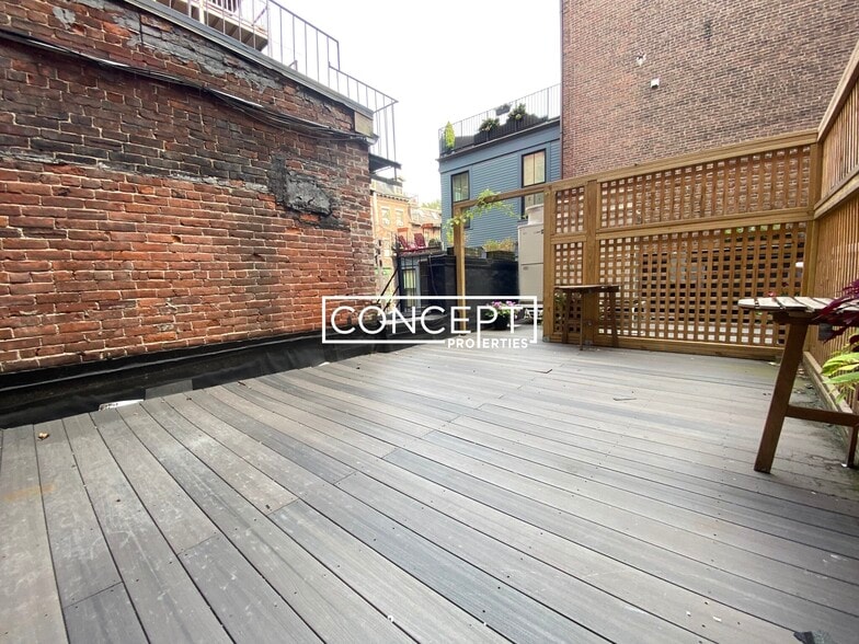 Building Photo - 1750 Washington St