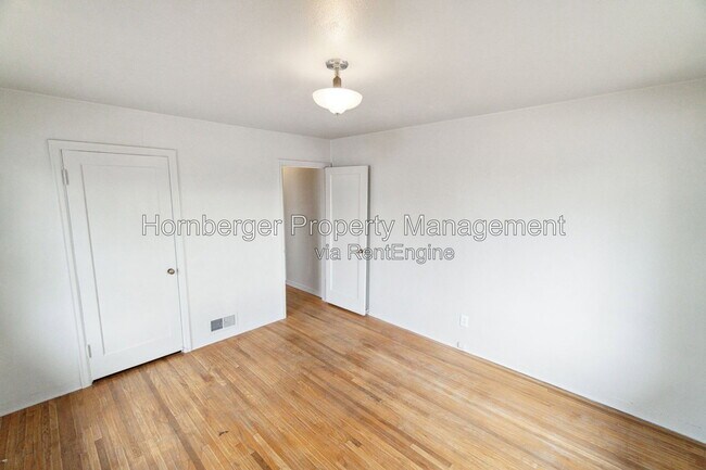 Building Photo - 11 E Rich Ave