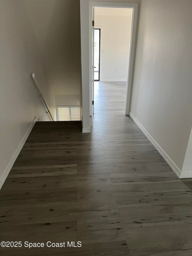 Building Photo - 362 Lofts Dr