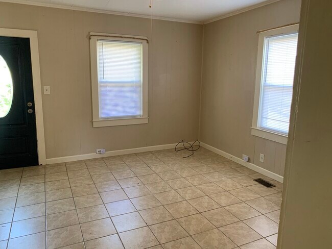 Building Photo - 2751 Lail Rd