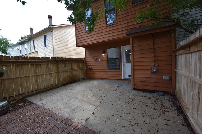 Building Photo - 3 bedroom 2 1/2 bath in desirable Georgetown