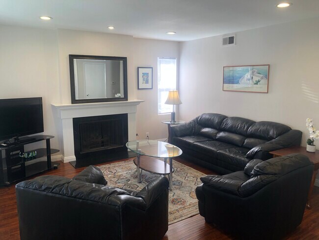 Living Room - 39 Thicket