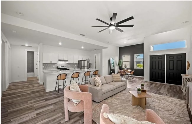Building Photo - Home in Cape Coral – Modern Design. 1 mont...