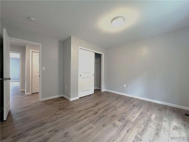 Building Photo - 1589 Center Rd