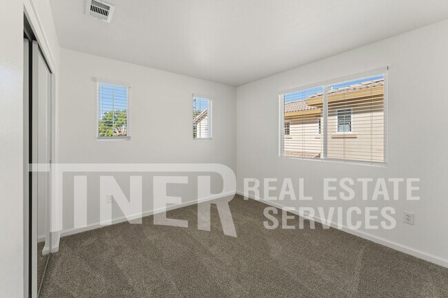 Building Photo - 3961 Martis St