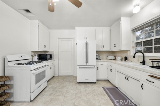 Building Photo - 14423 Sayre St