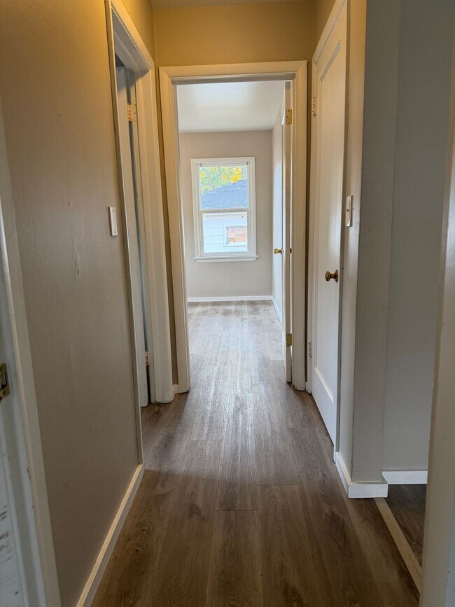 Building Photo - Duplex for Rent