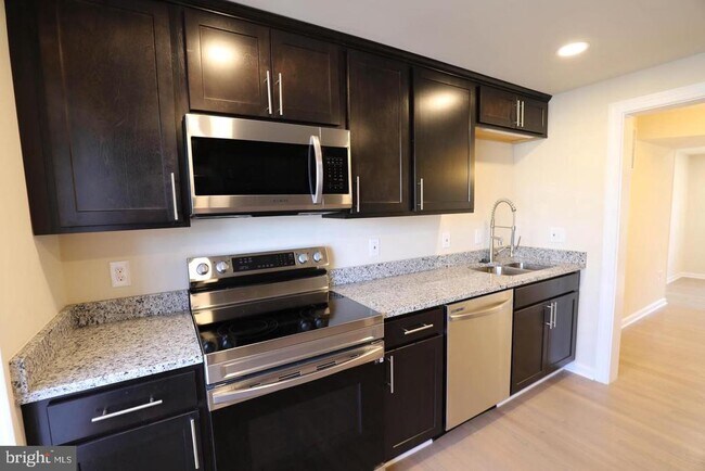 Building Photo - 8006 Harbor Pl