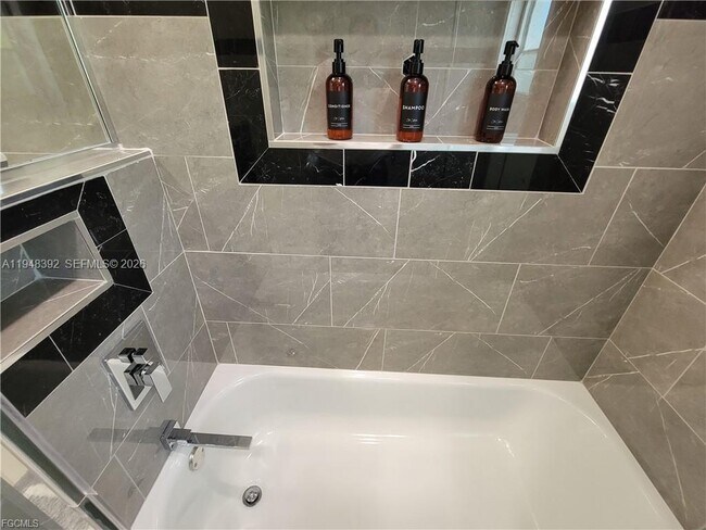 Building Photo - 237 SW 47th St