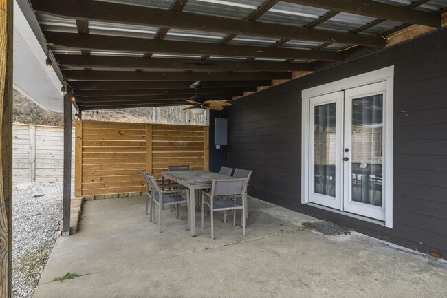 Building Photo - 10730 Barren River Rd