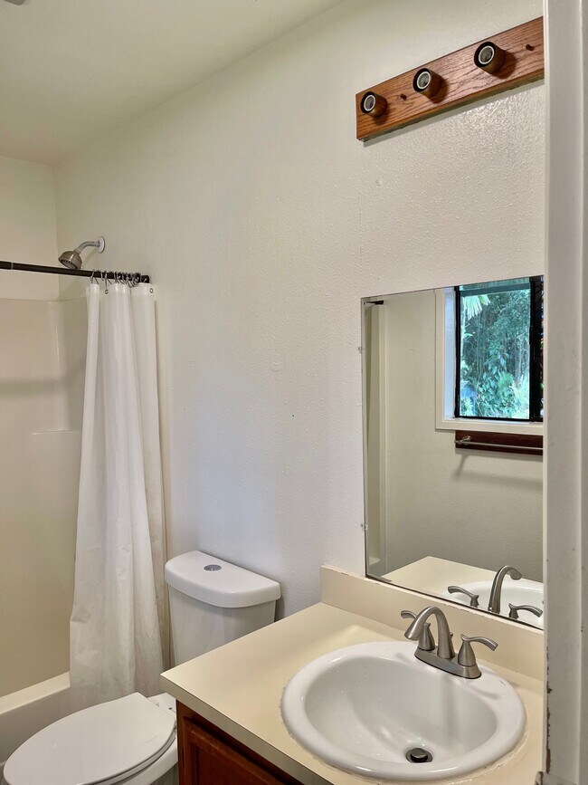 Building Photo - 3 Ala Loop