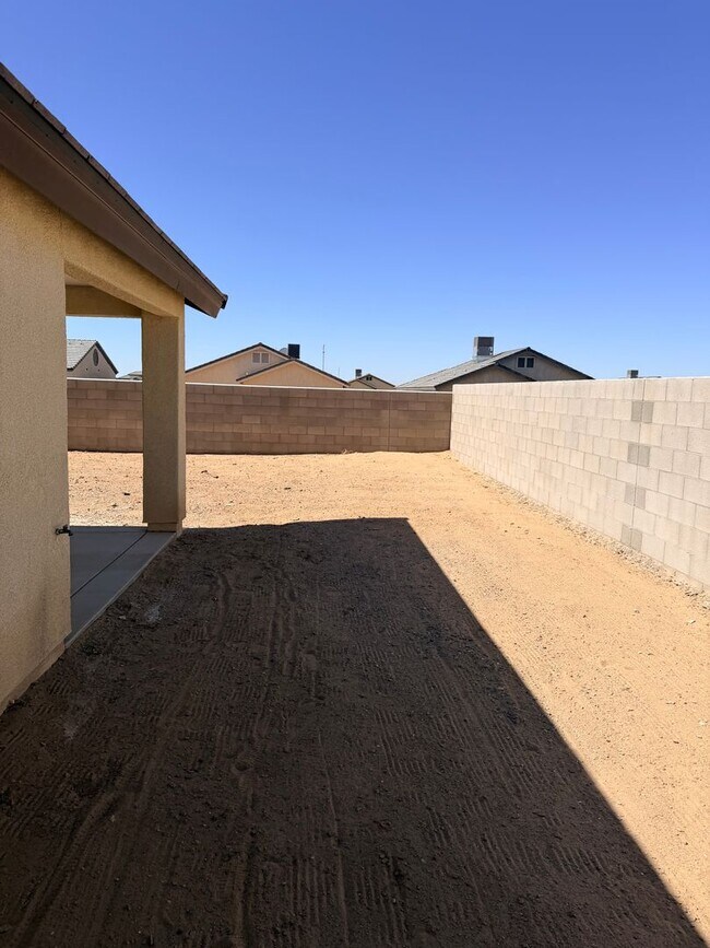 Building Photo - Fenced yard with gates. Ready for a new Occupant !! Three Bed, Two Bath