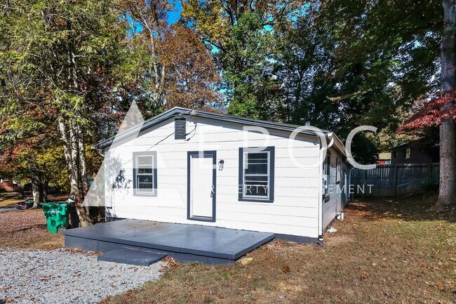 Building Photo - 1308 Madison St