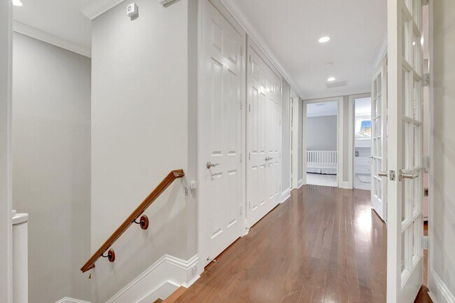 Building Photo - 205 Mariner Ct