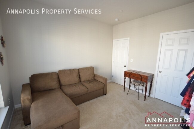 Building Photo - 533 Leftwich Ln