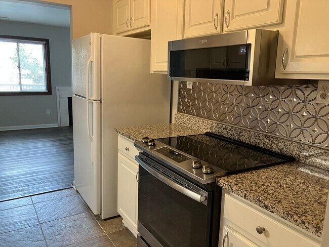 Building Photo - WATERFRONT Two Bed Townhouse in Denver With BOAT SLIP!!