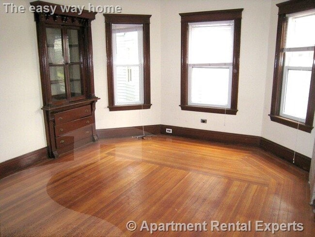 Building Photo - 183 College Ave