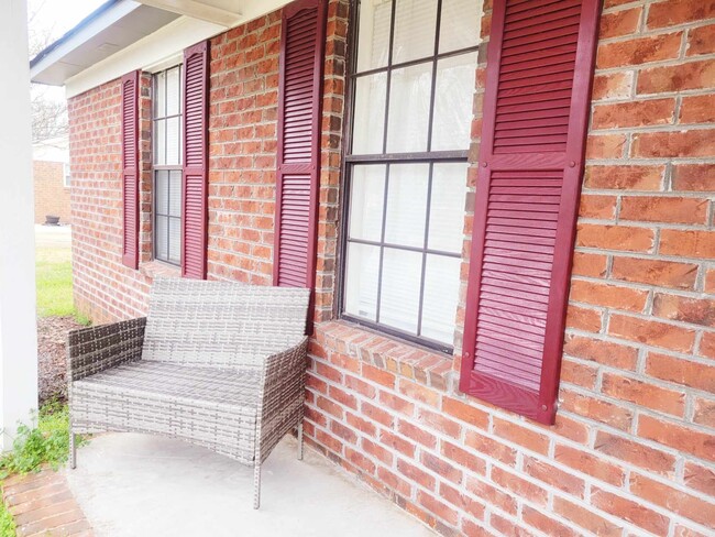 Building Photo - 139 Thomas Dr