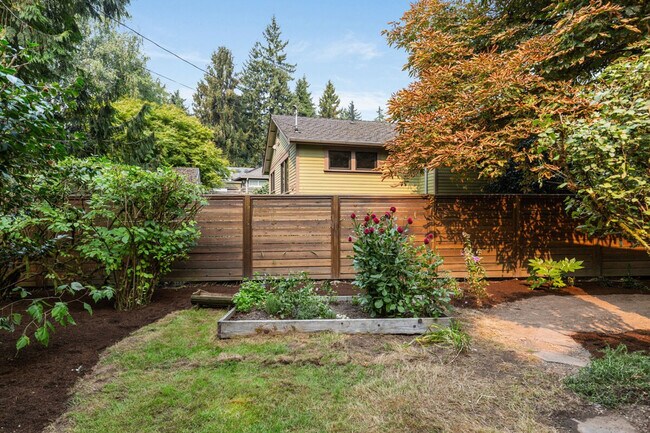 Building Photo - 3177 NE 84th St