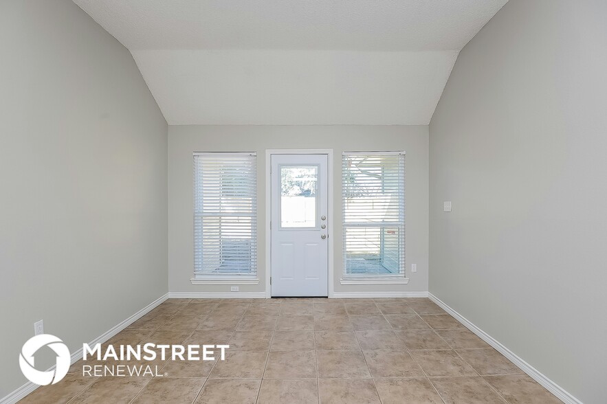 Building Photo - 707 Gunnison Ct