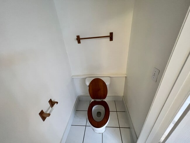 Building Photo - BEAUTIFUL Mountain Home