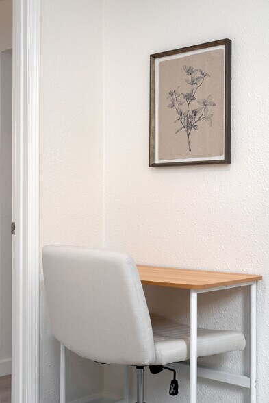 Building Photo - 838 SE Tacoma St