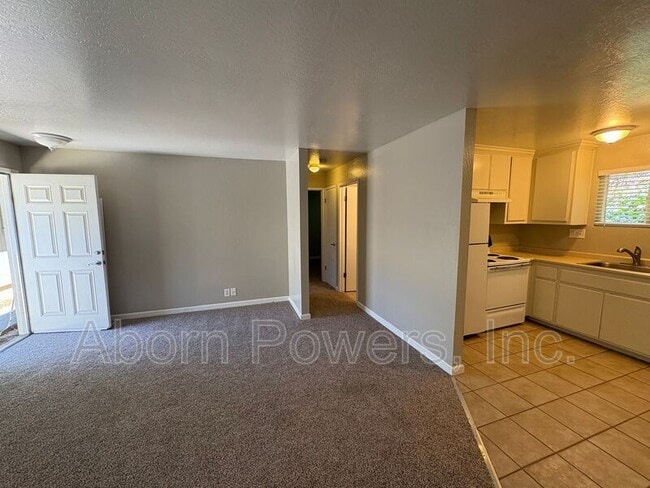 Building Photo - 2760 Coloma St