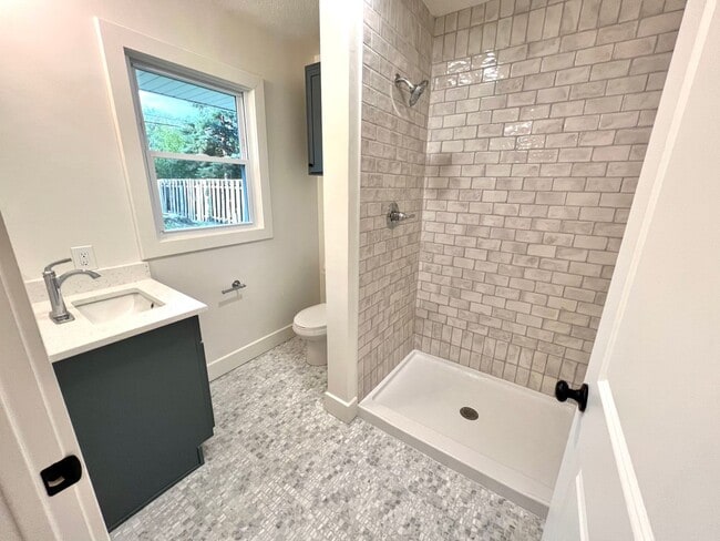 Building Photo - Newly Remodeled Home near KSU Football Stadium