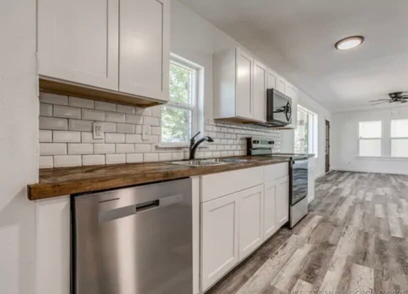 Building Photo - 6514 E Pine Pl