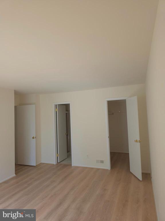 Building Photo - 336A Delancey Pl
