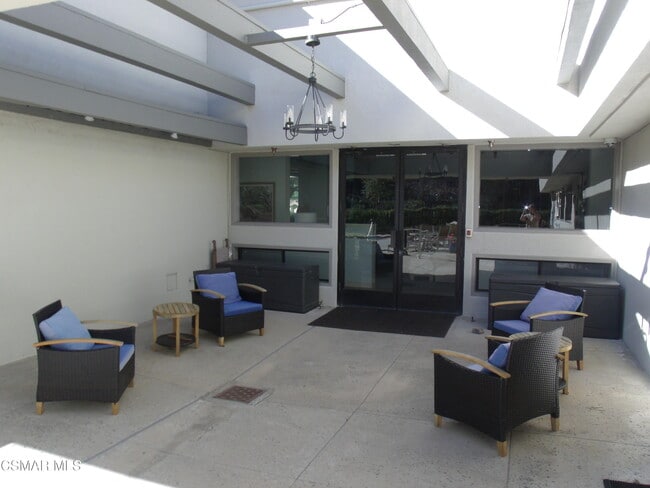 Building Photo - 6050 Gitana Ave