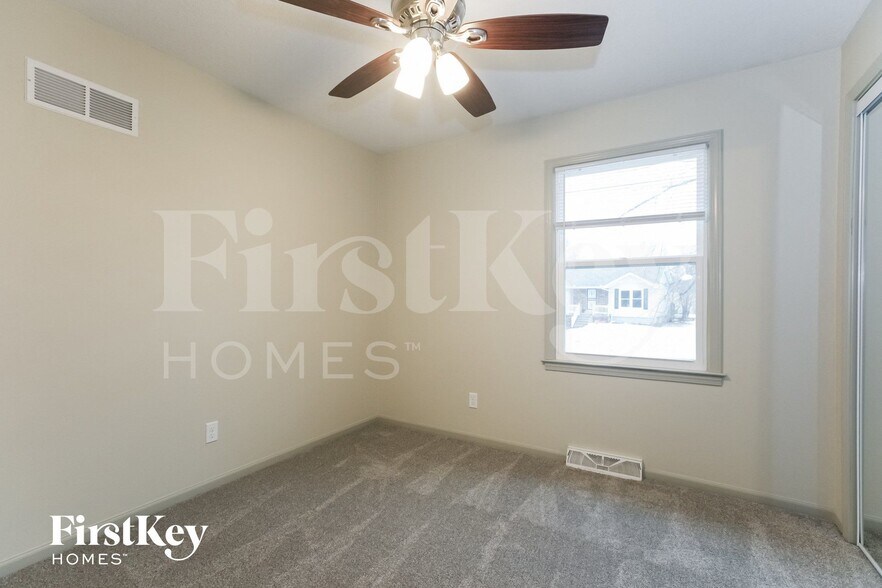 Building Photo - 16512 Greenwald Dr