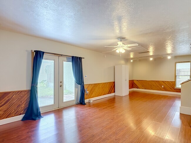 Building Photo - 5602 Ashley Oaks Dr