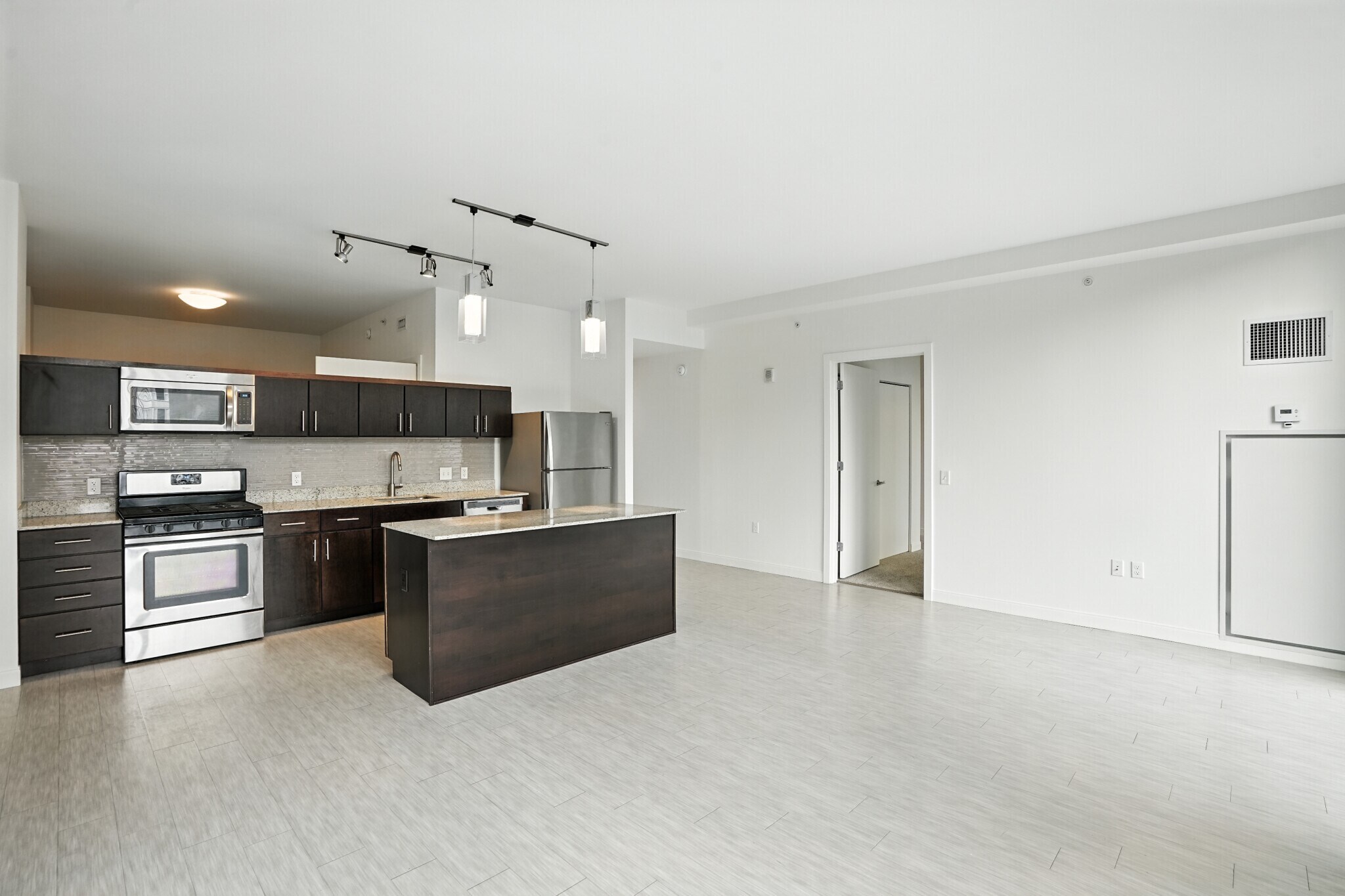 Building Photo - 155 Forest Ave