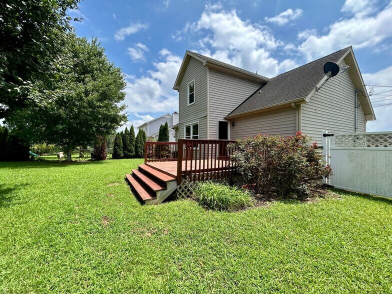 Building Photo - 1225 Cobblestone Ln