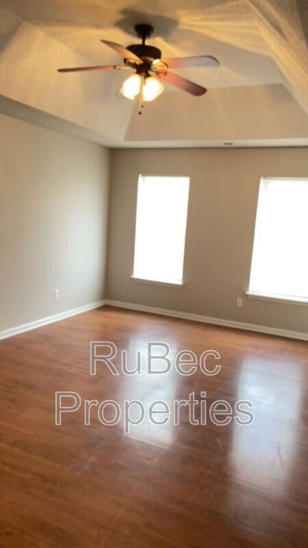 Building Photo - 8227 Vermilion Dr