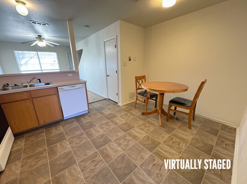 Building Photo - 4505 Deek Dr