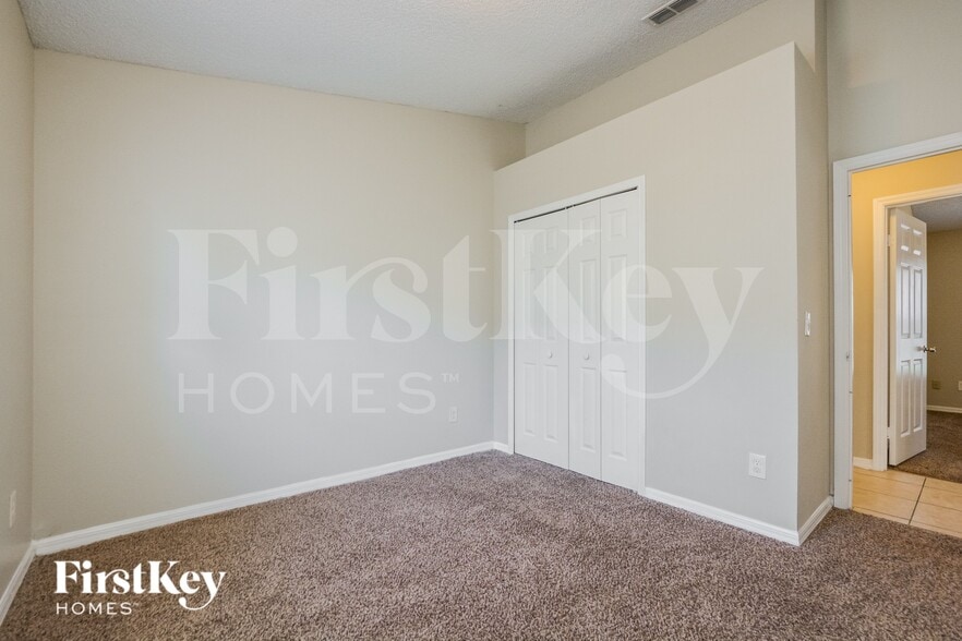 Building Photo - 7571 Groveoak Dr