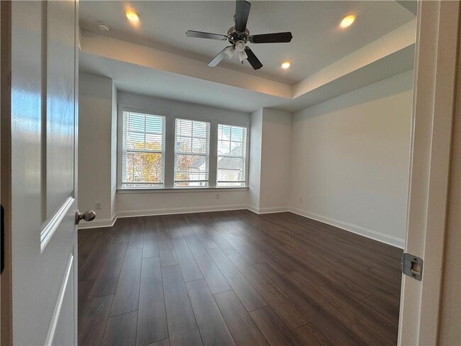 Building Photo - 6577 Beacon Dr