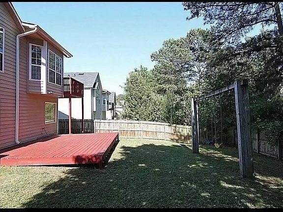 Building Photo - 2174 Dresden Green
