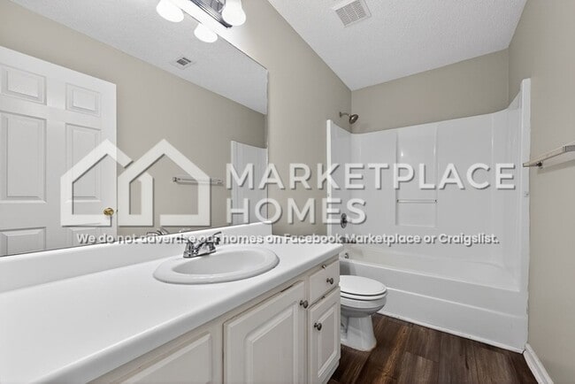 Building Photo - 1700 Crabtree Cir