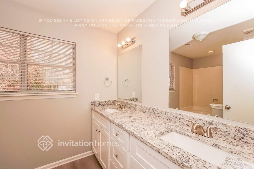 Building Photo - 9815 Cooper Run Ln