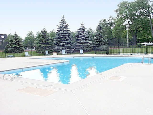 Pool - ReNew at The Crossing