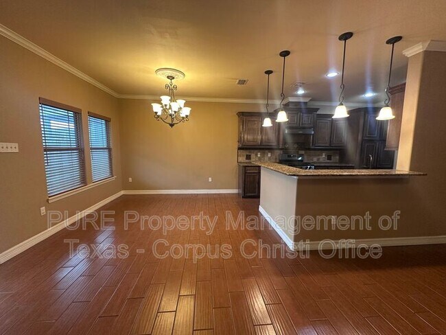 Building Photo - 6902 Anastasia Dr