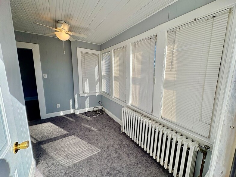 Building Photo - 735 Morgan Ave