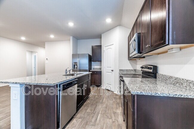 Building Photo - 825 Gerardia Ct
